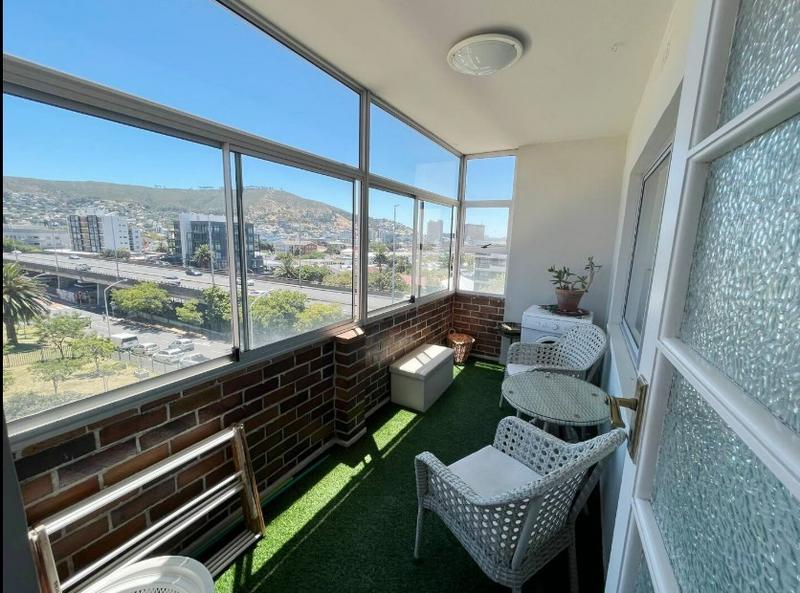 To Let 2 Bedroom Property for Rent in Vredehoek Western Cape